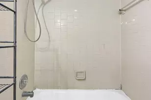 8290 Lake Dr, Doral, FL 33166 - Photo 19
