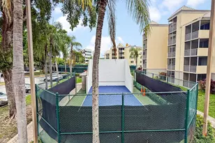8290 Lake Dr, Doral, FL 33166 - Photo 37