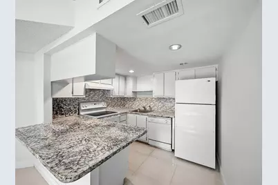 8290 Lake Drive #250, Doral, FL 33166 - Photo 5