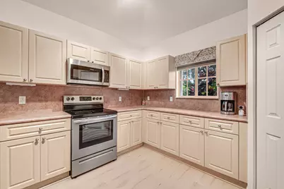 2327 Windjammer Way, West Palm Beach, FL 33411 - Photo 17