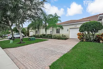 2327 Windjammer Way, West Palm Beach, FL 33411 - Photo 3
