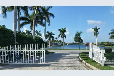 2327 Windjammer Way, West Palm Beach, FL 33411 - Photo 43