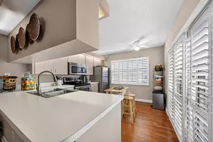 42 Essex Ct, Royal Palm Beach, FL 33411 - Photo 13