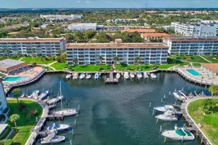 900 Dogwood Dr, Delray Beach, FL 33483 - Photo 23