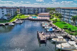 900 Dogwood Dr, Delray Beach, FL 33483 - Photo 29