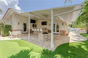 2726 NE 25th Pl, Fort Lauderdale, FL 33305 - Photo 25