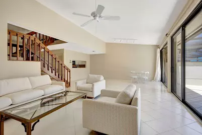 527 Prestwick Circle, Palm Beach Gardens, FL 33418 - Photo 17