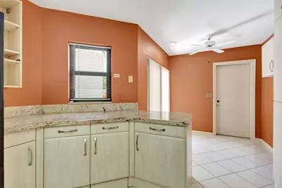 527 Prestwick Circle, Palm Beach Gardens, FL 33418 - Photo 13