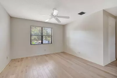 527 Prestwick Circle, Palm Beach Gardens, FL 33418 - Photo 25