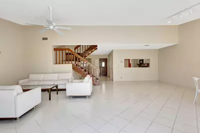 527 Prestwick Circle, Palm Beach Gardens, FL 33418 - Photo 21