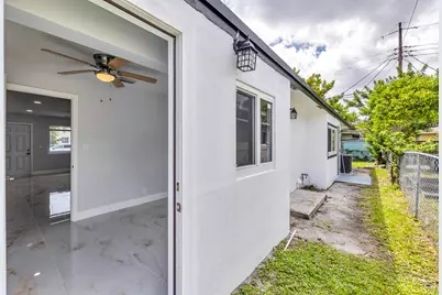 800-802 SW 6th Court #800-802, Pompano Beach, FL 33060 - Photo 9