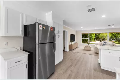 638 Shore Drive, Boynton Beach, FL 33435 - Photo 11