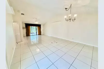 305 Lakeside Court, Sunrise, FL 33326 - Photo 5