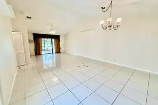 305 Lakeside Ct, Sunrise, FL 33326 - Photo 5
