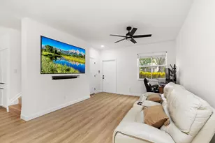 15266 SW 49th St, Davie, FL 33331 - Photo 9