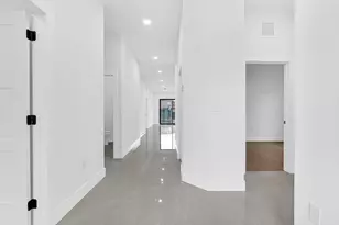 2540 NW 14th Ct, Fort Lauderdale, FL 33311 - Photo 41