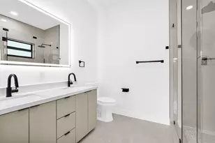 2540 NW 14th Ct, Fort Lauderdale, FL 33311 - Photo 57