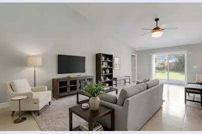 825 SE Cavern Avenue, Port Saint Lucie, FL 34983 - Photo 9