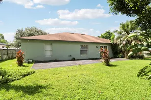 825 SE Cavern Ave, Port Saint Lucie, FL 34983 - Photo 43