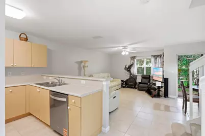 660 Imperial Lake Road, West Palm Beach, FL 33413 - Photo 7