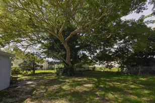 2405 3rd Ave SE, Vero Beach, FL 32962 - Photo 21
