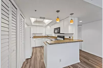 700 Uno Lago Drive #404, Juno Beach, FL 33408 - Photo 5