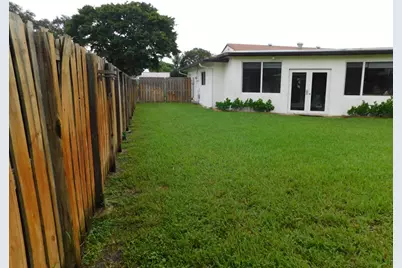 6604 NW 93rd Avenue, Tamarac, FL 33321 - Photo 41