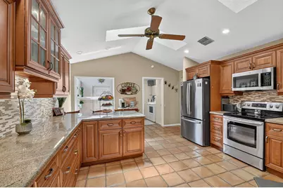 6097 Bay Isles Drive, Boynton Beach, FL 33437 - Photo 9