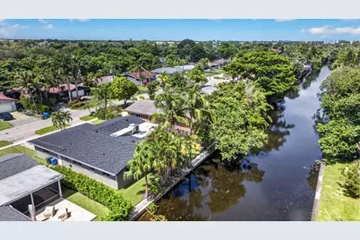 1717 NW 36th Court, Oakland Park, FL 33309 - Photo 27