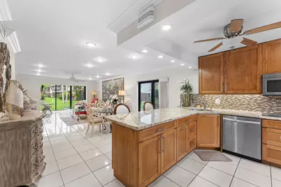 8520 Casa Del Lago #E, Boca Raton, FL 33433 - Photo 5