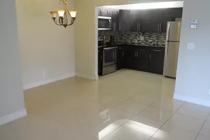 335 Pine Ridge Cir, Greenacres, FL 33463 - Photo 5