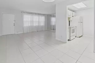 13155 SW 7th Ct, Pembroke Pines, FL 33027 - Photo 15