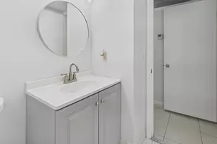 13155 SW 7th Ct, Pembroke Pines, FL 33027 - Photo 17