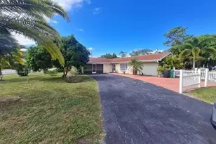 122 Riomar Dr, Port Saint Lucie, FL 34952 - Photo 1