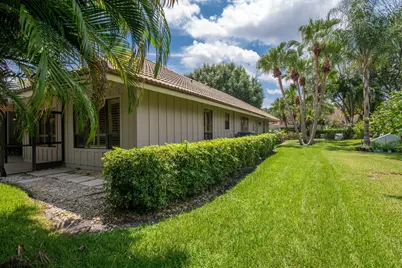 13 Balfour Road W, Palm Beach Gardens, FL 33418 - Photo 23