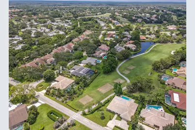 13 Balfour Road W, Palm Beach Gardens, FL 33418 - Photo 27