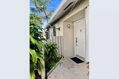 2239 Discovery Circle W, Deerfield Beach, FL 33442 - Photo 5