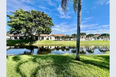 2239 Discovery Circle W, Deerfield Beach, FL 33442 - Photo 3