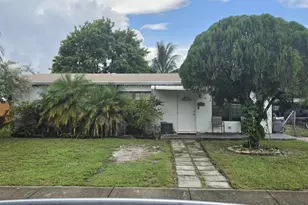 1280 NE 214th St, Miami, FL 33179 - Photo 3