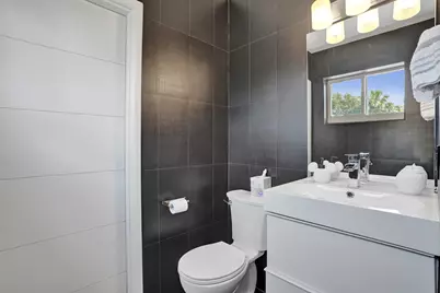 820 SE 6th Avenue, Pompano Beach, FL 33060 - Photo 25