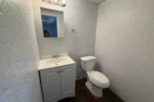 1642 NW 13th Ct, Fort Lauderdale, FL 33311 - Photo 3