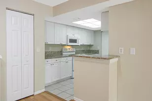 100 Crestwood Ct N, Royal Palm Beach, FL 33411 - Photo 9