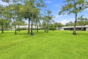 14902 Paddock Dr, Wellington, FL 33414 - Photo 25