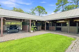 14902 Paddock Dr, Wellington, FL 33414 - Photo 31