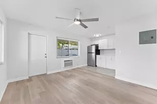 1632 NE 4th Pl, Fort Lauderdale, FL 33301 - Photo 3