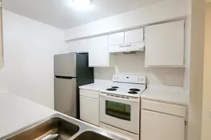 2667 NW 33rd St, Oakland Park, FL 33309 - Photo 3