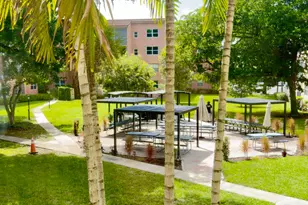2801 Somerset Dr, Lauderdale Lakes, FL 33311 - Photo 9