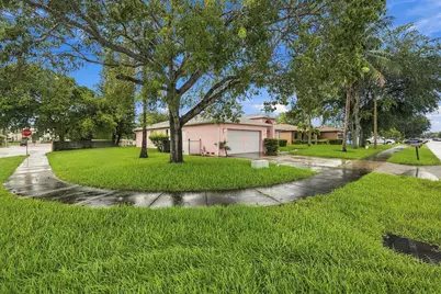 3243 NW 43rd Place, Oakland Park, FL 33309 - Photo 3