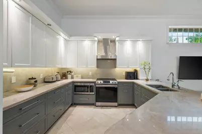 2647 Edgewater Drive, Weston, FL 33332 - Photo 11