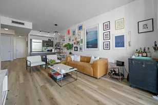 55 SE 6th St, Miami, FL 33131 - Photo 15